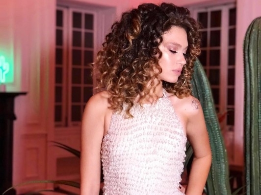 Adriana ile aynı partide! Herkesin konuştuğu Türk galerisi resim 3