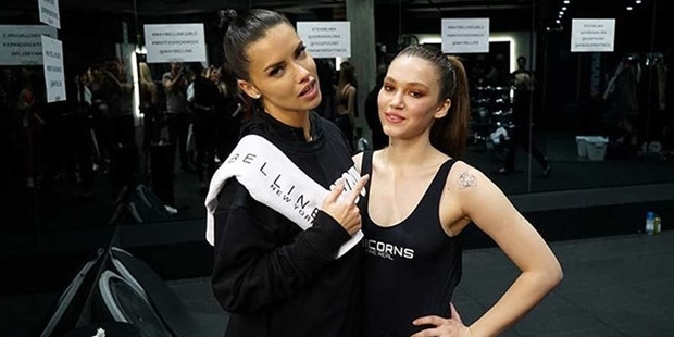 Adriana ile aynı partide! Herkesin konuştuğu Türk galerisi resim 6