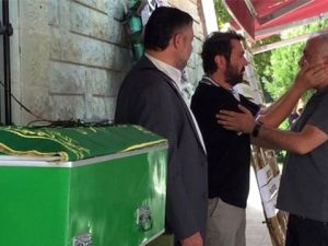 Halil Sezai, Babasının Cenazesinde Resmen Yıkıldı