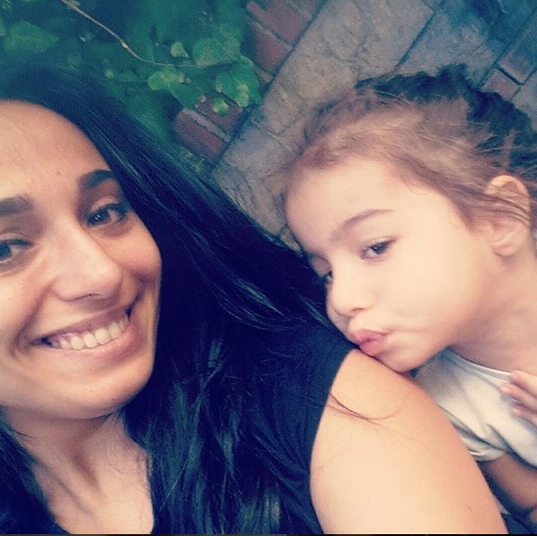 Yıldız Tilbe'nin çocuğuna bakın aynı annesi diyeceksiniz galerisi resim 12