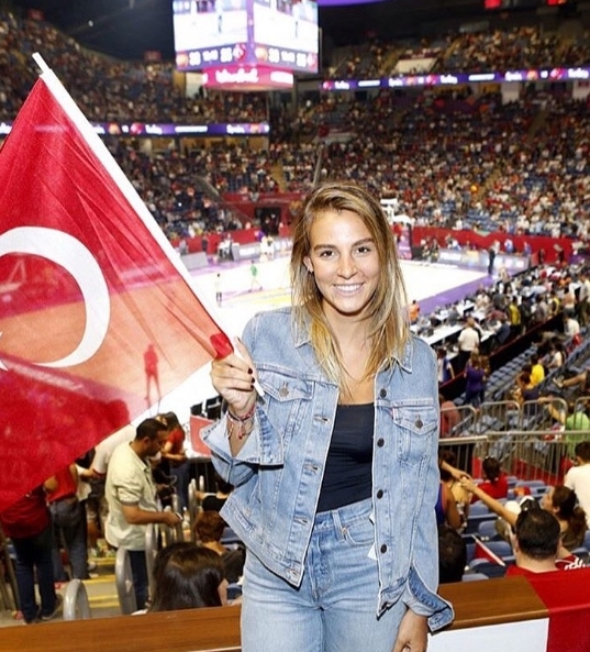 Kazan kaynıyor! Burcu Esmersoy Aslışah Alkoçlar birbirlerine girdi galerisi resim 4