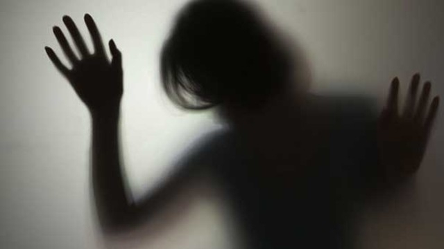 Kitap Satmak İçin Kapıyı Çaldı "Sizi Okuyacağım" dedi tacizde  galerisi resim 3