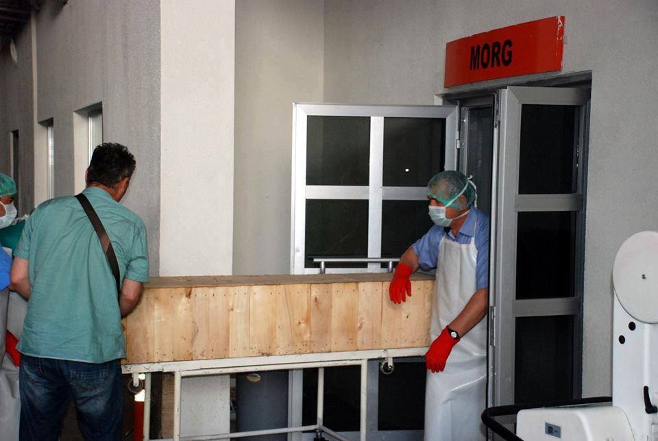 Hastaneyi ceset kokusu sardı, belediye gül suyu sıktı… galerisi resim 2