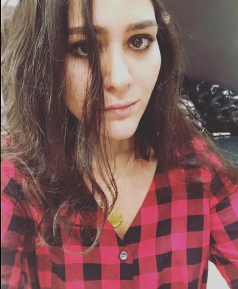 SIR GİBİ SAKLADIĞI KIZI BAKIN KİM ÇIKTI! ŞOK OLACAKSINIZ! galerisi resim 5