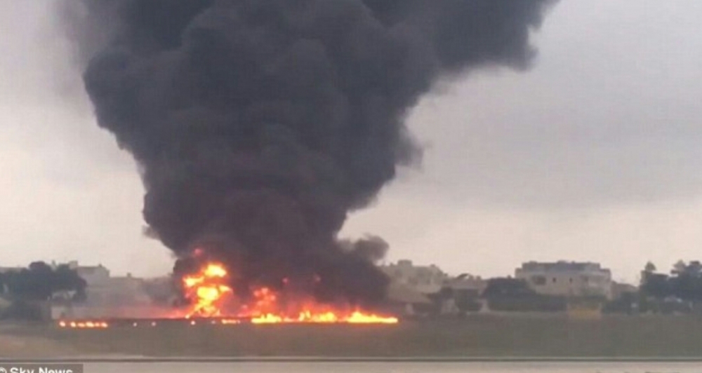 Son dakika... Atatürk Havalimanı'nda uçak düştü galerisi resim 3