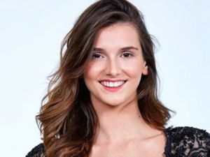 Miss Turkey 2017'nin en güzel kızı seçilen Itır Esen'in sosyal