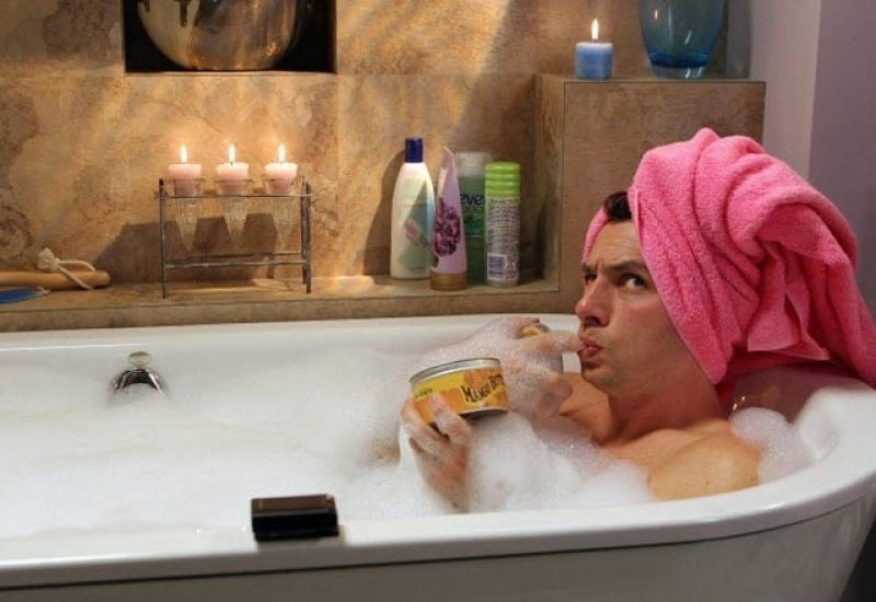 Erkeklerin Gizlice Yapmayı Sevdiği 10 Feminen Şey galerisi resim 9