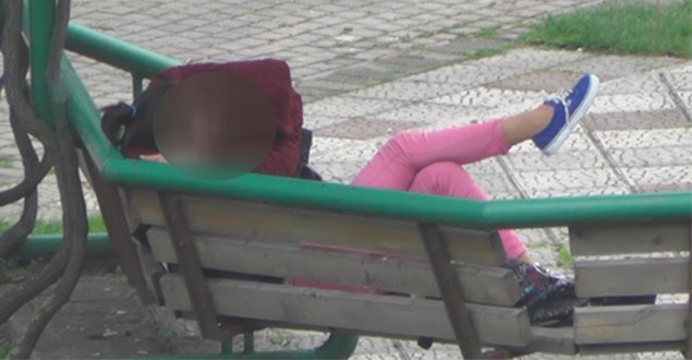 REZALET GÖRÜNTÜLER GÜPE GÜNDÜZ PARKIN TAM ORTASINDA... galerisi resim 2