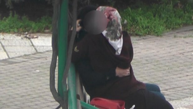 REZALET GÖRÜNTÜLER GÜPE GÜNDÜZ PARKIN TAM ORTASINDA... galerisi resim 6