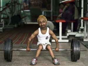 Dünyanın En Kısa Adamından..! Herkesin Ağzını Açık Bırakan Hareket..!