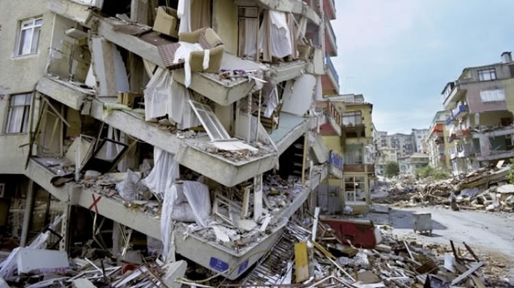 Türkiye'yi Sallayan Bir Deprem Daha Oldu galerisi resim 7