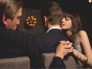 DİKKAT..! UZMANLARA GÖRE EN ÇOK KADINLAR ALDATIYORMUŞ..! KADINLAR HANGİ