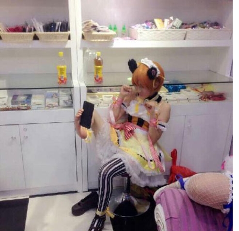 YOK ARTIK ŞİMDİ DE BU ÇIKTI..! BAYANLAR BU ŞEKİLDE FOTOĞRAF ÇEKTİRİP FEN galerisi resim 5