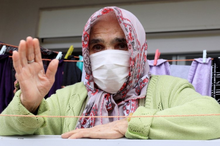 KORONAYI YENDİ 2 EVLADINI VERDİ galerisi resim 4