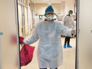 Ünlü Sunucudan Türkiye'yi Üzen Haber Apar Topar Hastaneye Kaldırıld