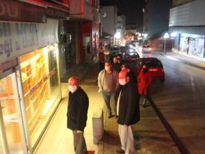 Sokağa çıkma yasağı sonrasında halk fırın ve marketlere akın etti