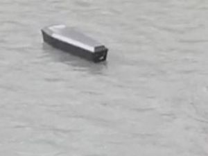 Çoruh Nehri'nde şaşkına çeviren görüntü! Yüzen tabutlar;