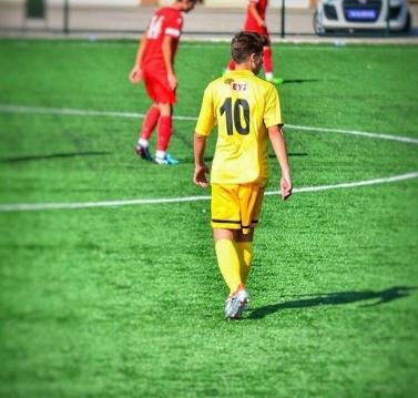 Ünlü Futbolcu Feci Trafik Kazasında Hayatını Kaybetti; galerisi resim 2