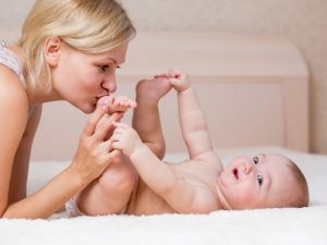 Sakın Çocukları Ayaklarından Öpmeyin! Peki, Neden?