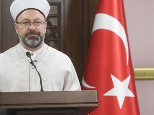 Diyanet'ten Yeni Fetva: Anne, Kızının Yanında Bunu Yapamaz