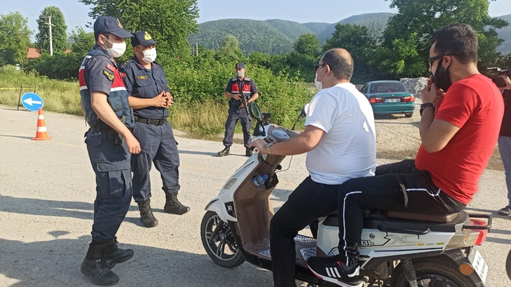 İki İlde Ki Köylere Giriş Çıkışlar Durduruldu galerisi resim 1