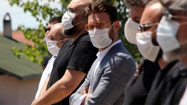 MasterChef jürileri Mehmet Yalçınkaya’yı acı gününde yalnız bırakmadı galerisi resim 3