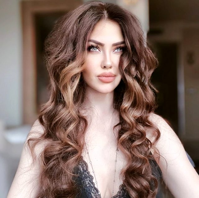 Şarkıcı Lara Tanınmaz Halde Göz Rengi Bile Değişti galerisi resim 5