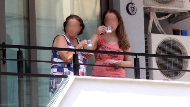 Komşuları Ö-lürken Onlar Balkonda Kahve İçerek İzledi galerisi resim 3