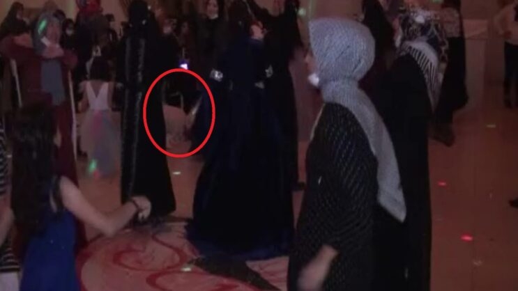 Kaçak Kına Gecesinde Bir Anda Yere Yığıldı galerisi resim 3