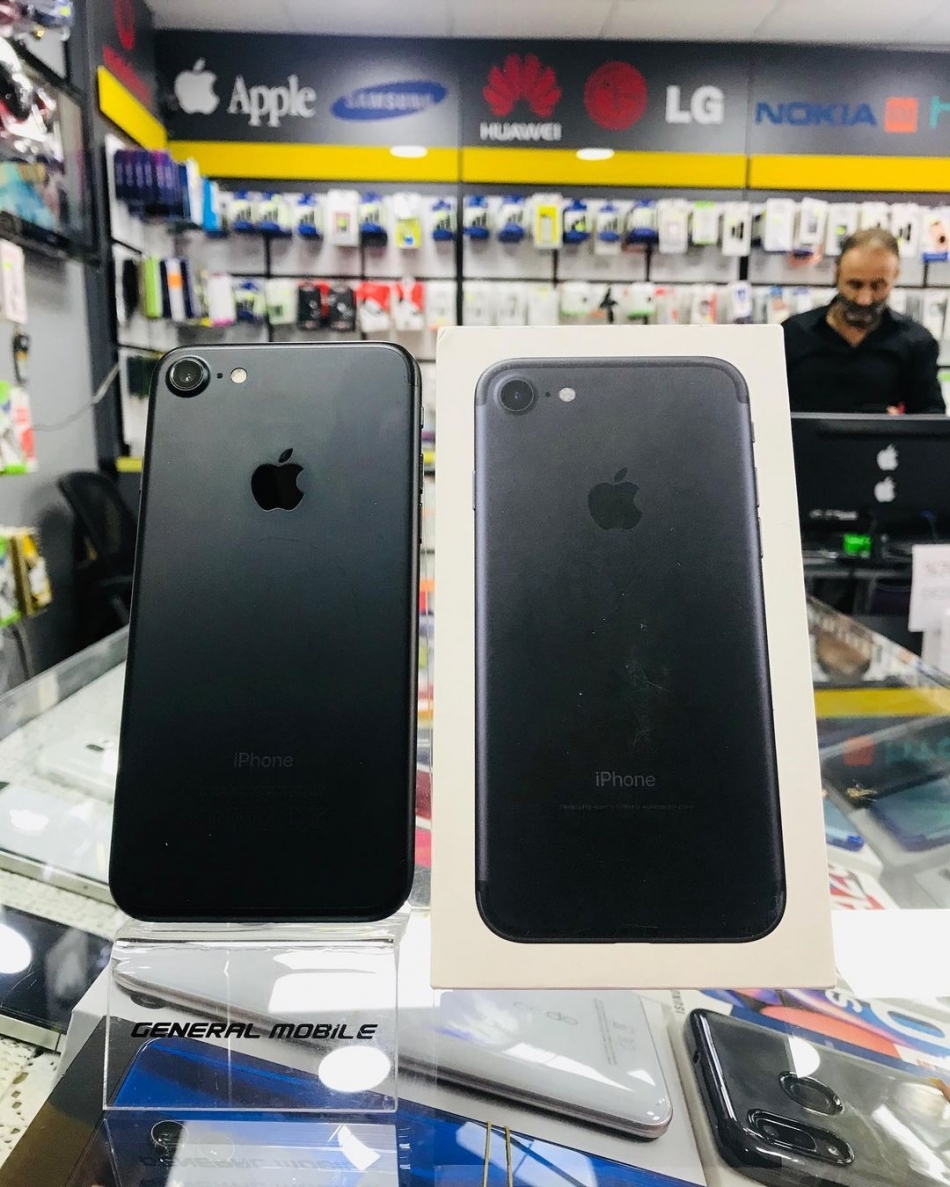 Cep Telefonuna Islak Mendili Sakın Dokundurmayın Sebebi ise... galerisi resim 3