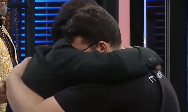 MasterChef'ten Elenen Eray'ı 2. Kez Yıkan Haber galerisi resim 4