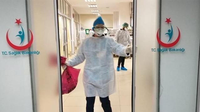4 sağlık çalışanı daha Covid-19 sebebiyle hayatını kaybetti galerisi resim 2