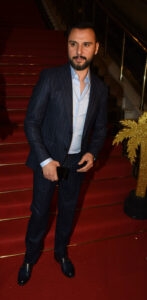 Ünlü İsmi sütütyodan attı galerisi resim 4