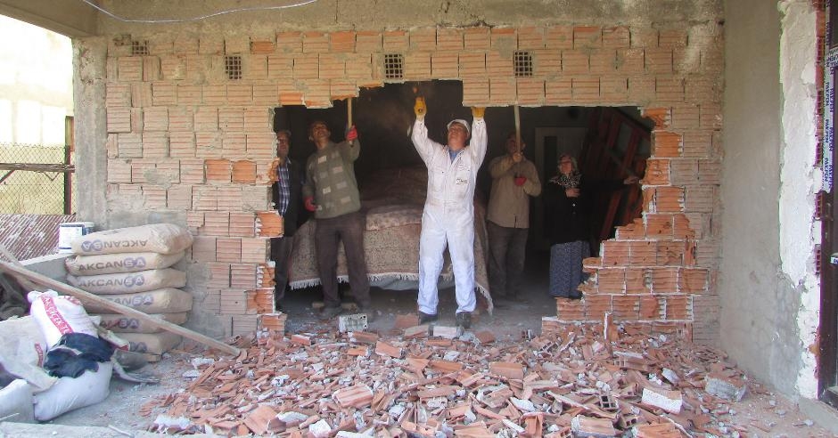 40 Yıl Sonra Otomobilini Kapattığı Yerden Çıkardı galerisi resim 4