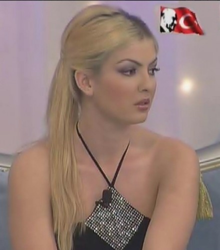 TÜRKİYE'NİN GELİNİ TÜLİN'İN İNANILMAZ DEĞİŞİMİ galerisi resim 3