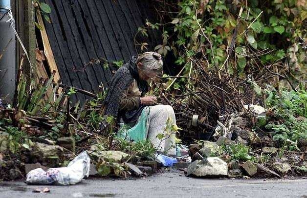 Bir Zamanlar Önemli Bir Sanatçıydı Aşkı Yüzünden Bu Hale Geldi galerisi resim 2
