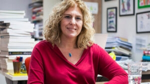 ÜNLÜ İSİM K'*NSERE YENİK DÜŞTÜ galerisi resim 2