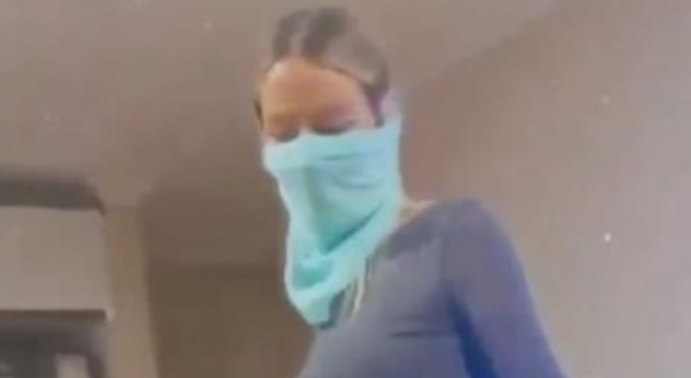 Ünlü Spiker Dansözlere Taş Çıkarttı galerisi resim 2