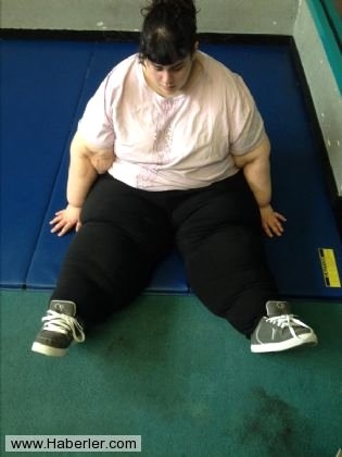 ZAYIFLAMAZSA ÖLECEĞİ SÖYLENEN GENÇ KIZ, 120 KİLO VERDİ...! galerisi resim 3