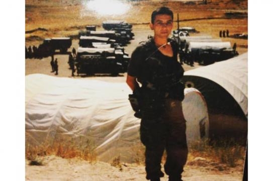 Ünlülerin Askerlik Fotoğrafları galerisi resim 13