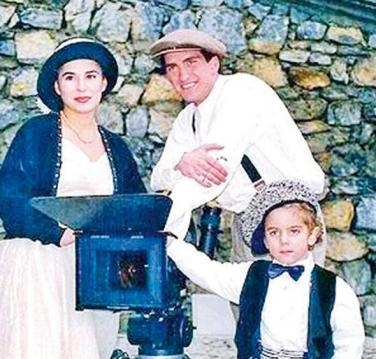 YILLAR ÖNCE TARKAN’LA POZ VEREN ÇOCUK ŞİİMDİ ÜNLÜ! galerisi resim 2