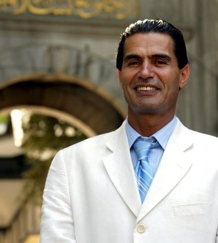 Yaşar Alptekin Kimdir? galerisi resim 3