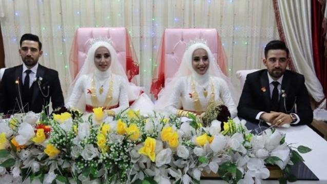 kardeşlerle evlendi.. galerisi resim 2