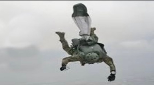 Paraşütçü Temel galerisi resim 2