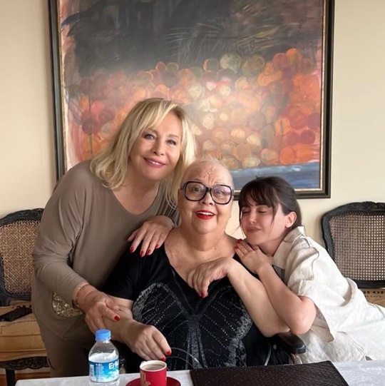 Kardeşi hülya galerisi resim 1