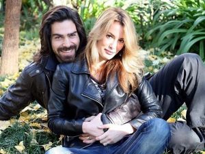 Gamze Özçelik  Uğur Pektaş