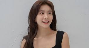 Çok Güzel ve Genç Sanatçı galerisi resim 3