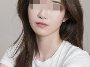 Çok Güzel ve Genç Sanatçı