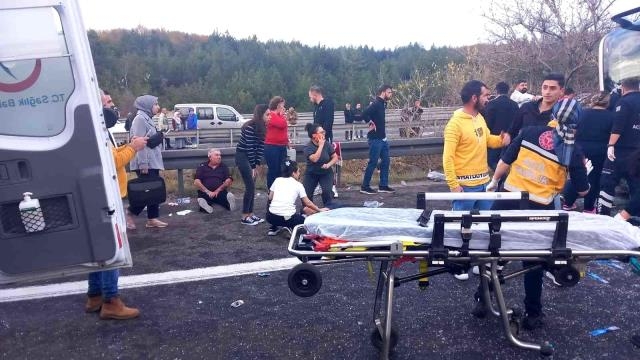 Şehirlerarası yolcu otobüsü devrildi galerisi resim 3