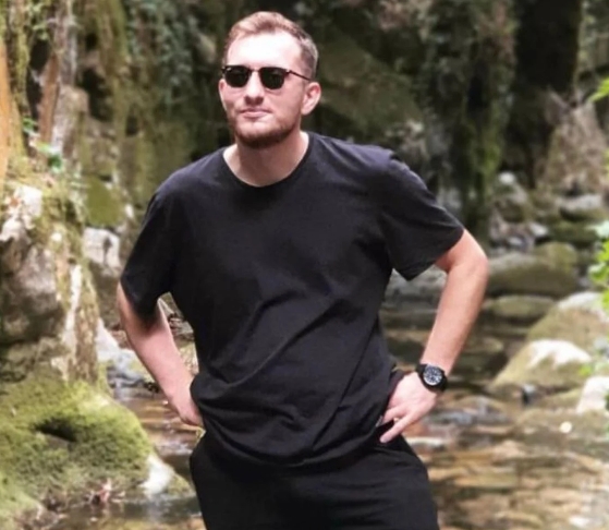 22 yaşındaki Alper Yasin Karaağaç galerisi resim 4